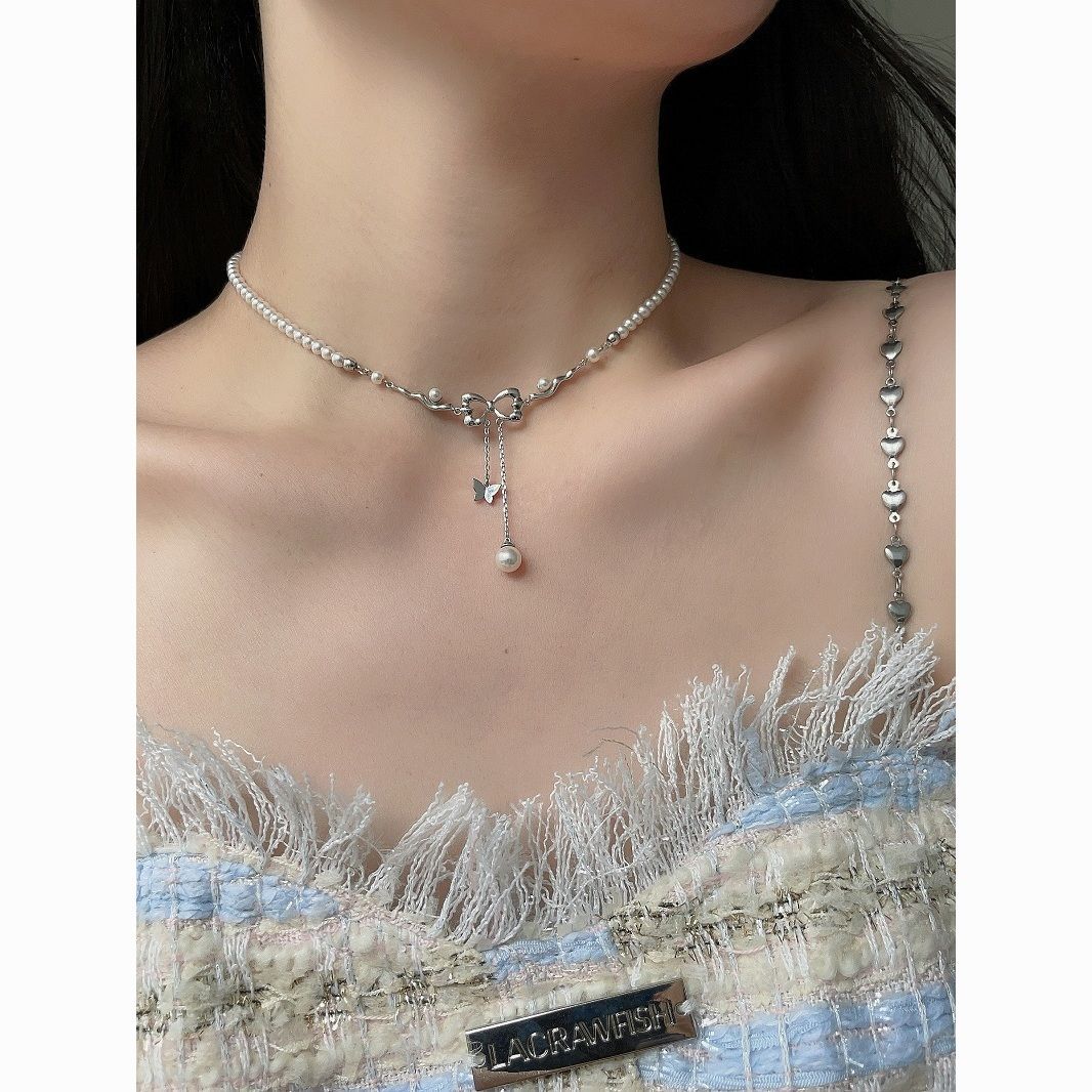 Delicate Minimalist Pearl Necklace