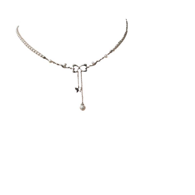 Delicate Minimalist Pearl Necklace