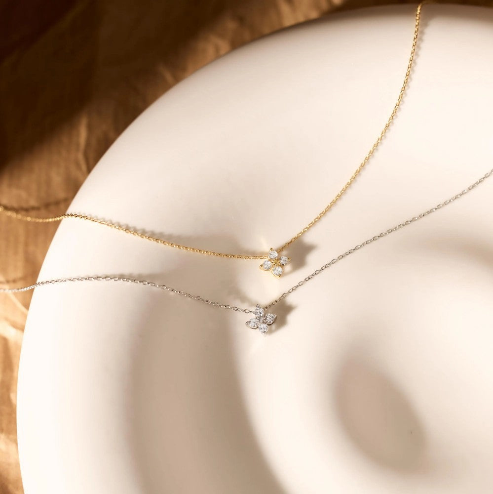 Four Leaf Clover Clavicle Necklace