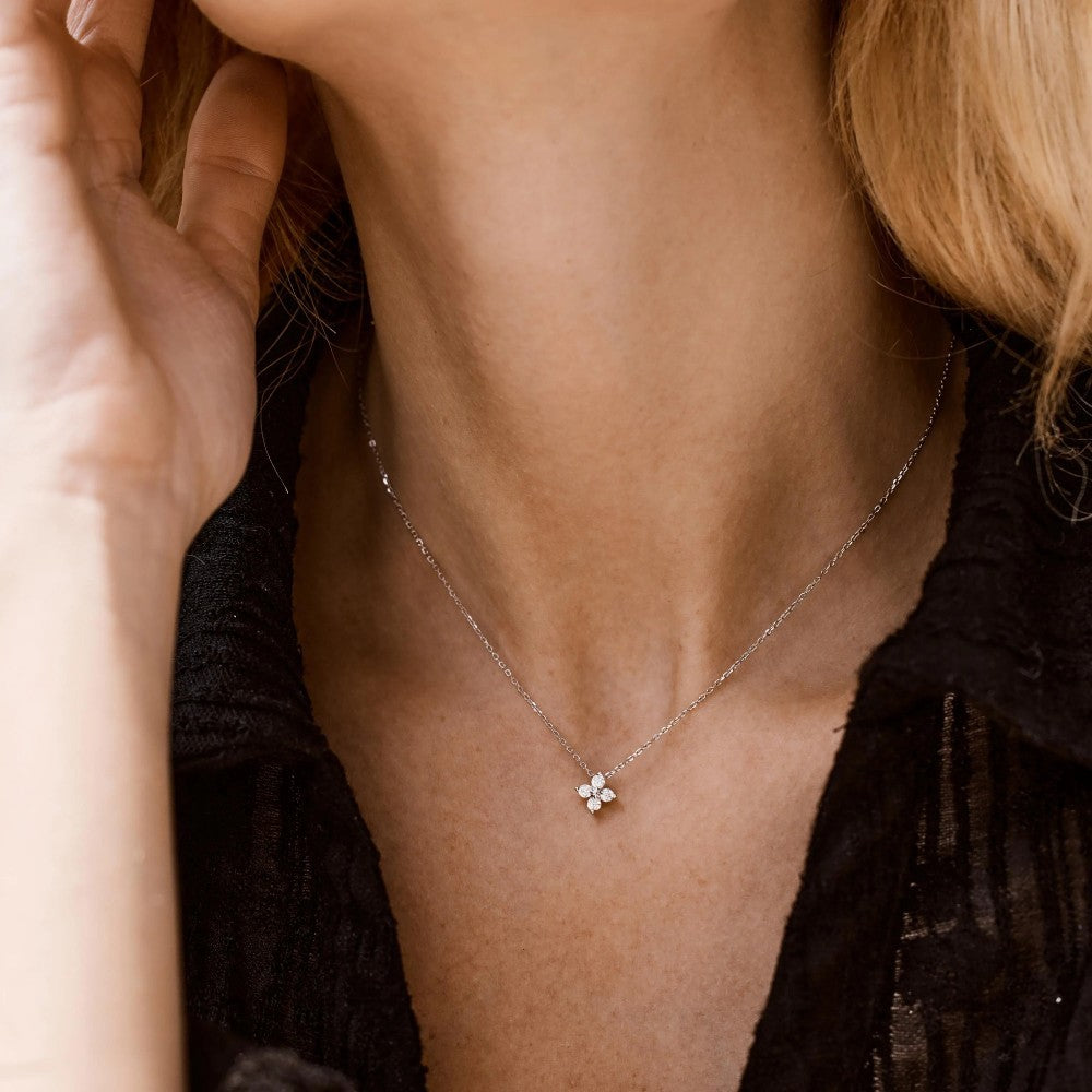 Four Leaf Clover Clavicle Necklace